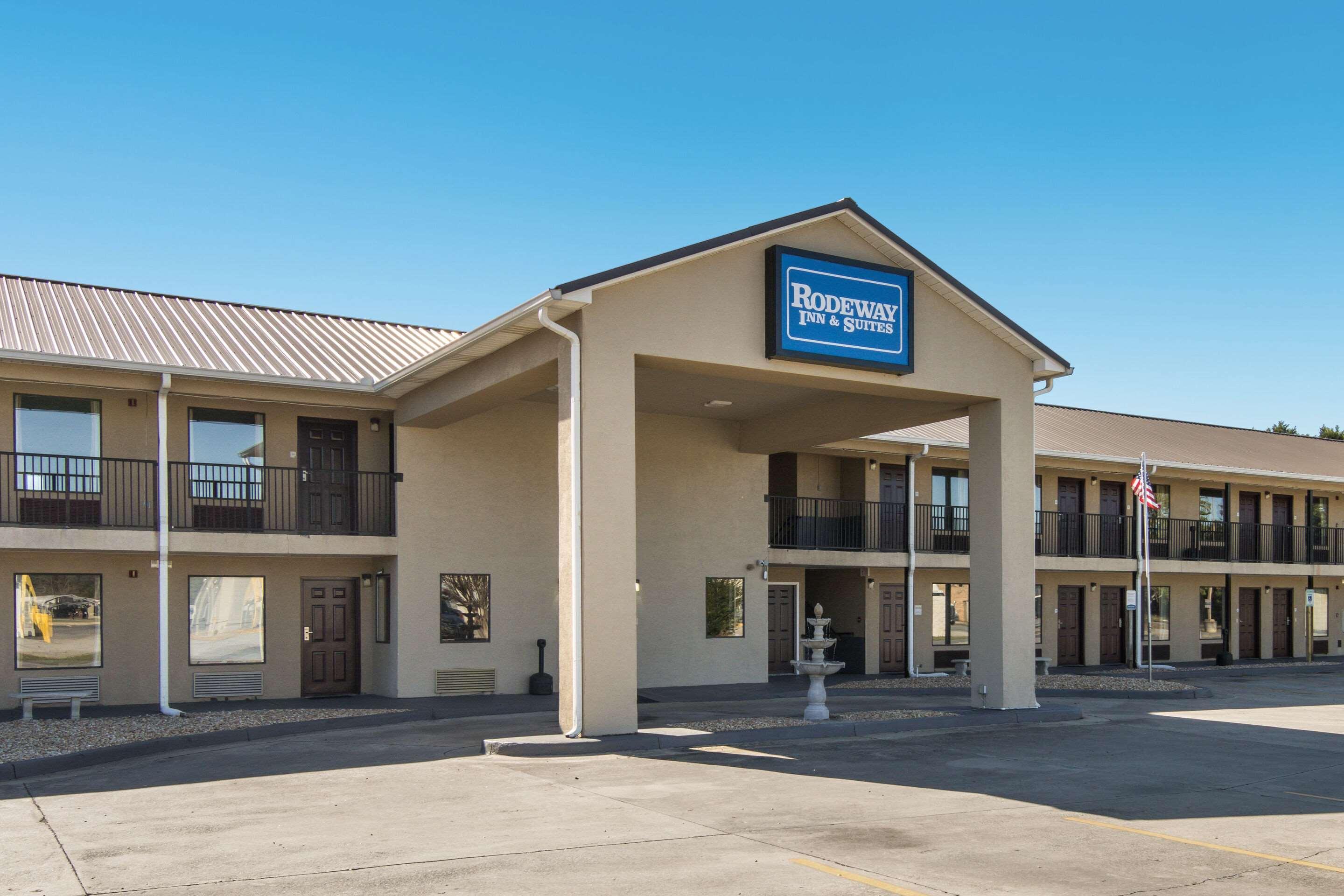 Rodeway Inn & Suites Dublin Exterior photo