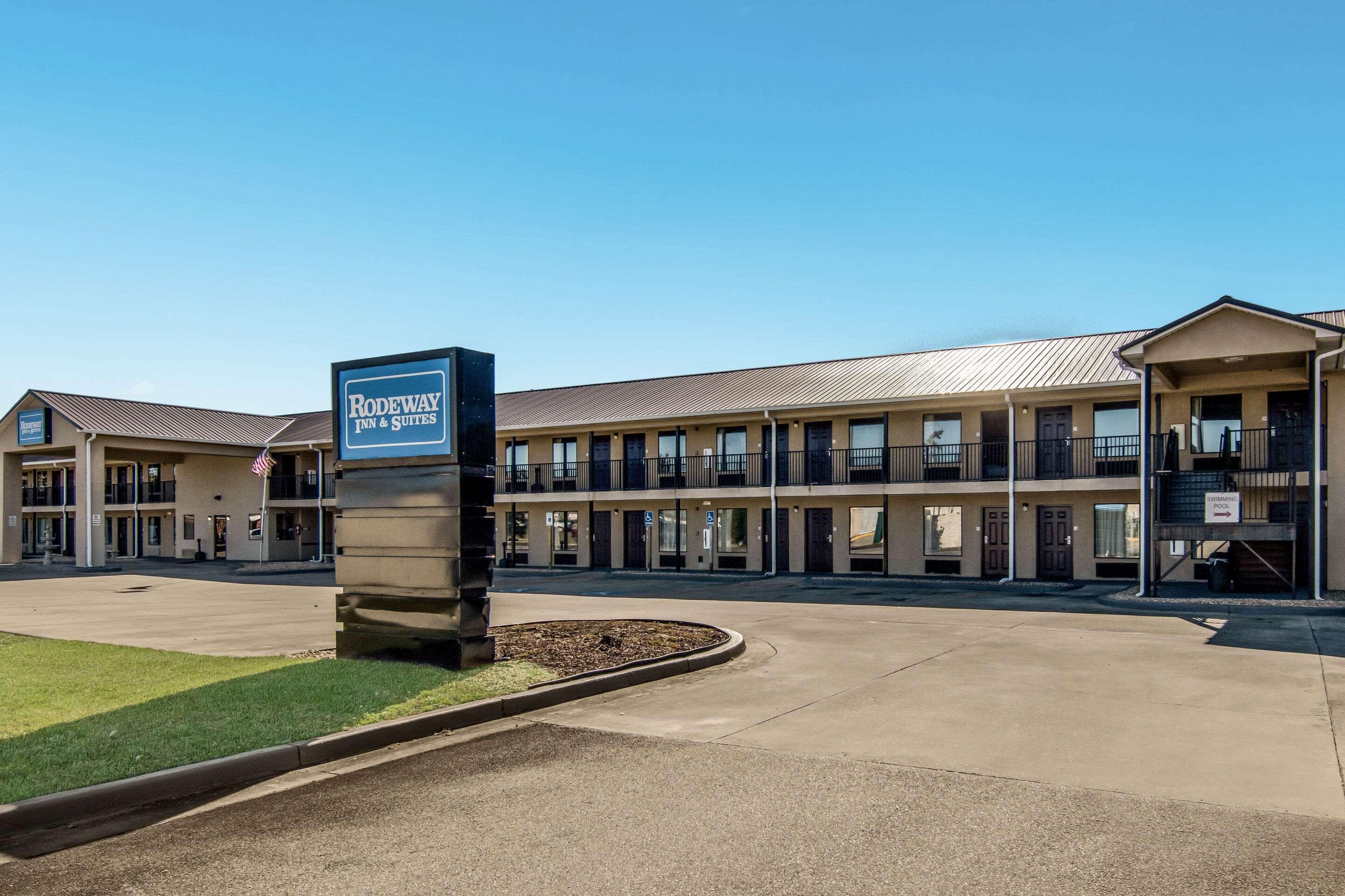 Rodeway Inn & Suites Dublin Exterior photo