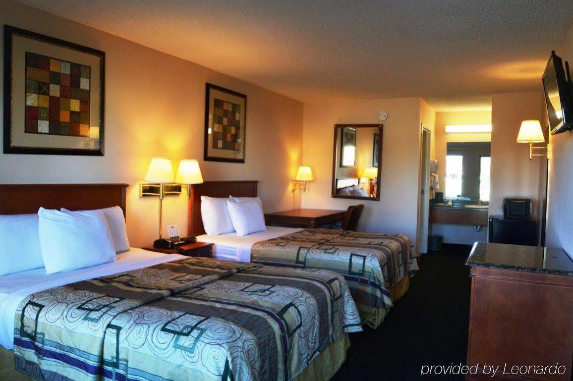 Rodeway Inn & Suites Dublin Exterior photo