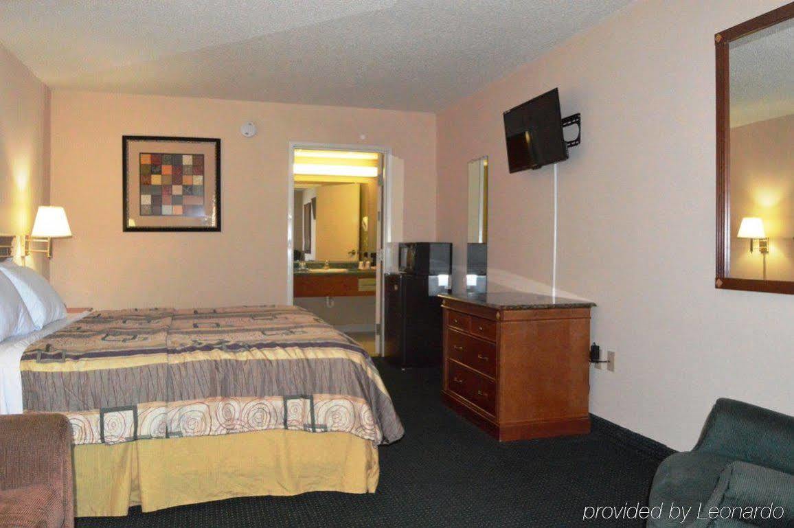 Rodeway Inn & Suites Dublin Exterior photo
